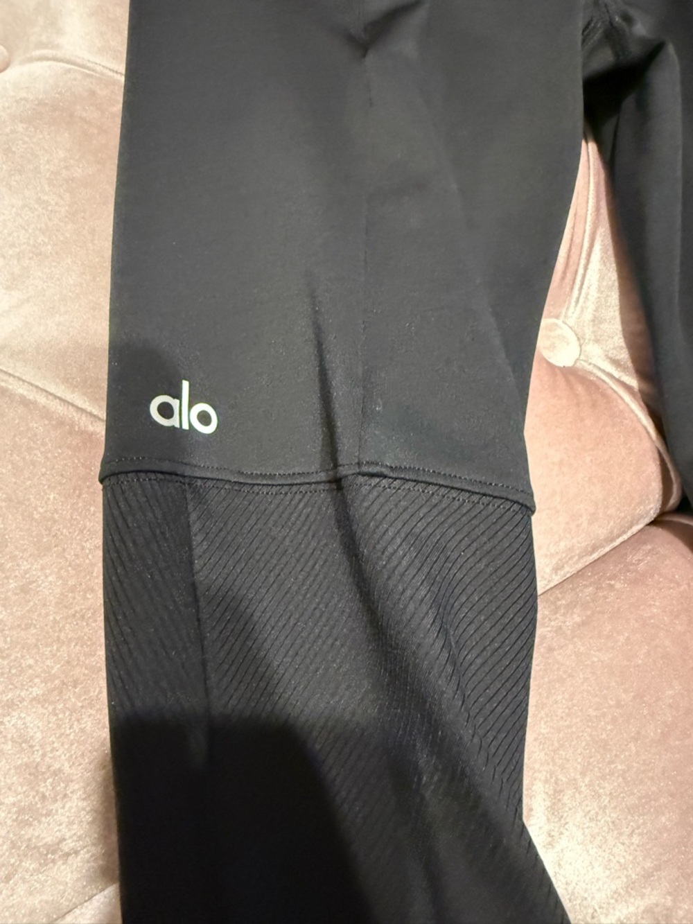 ALO Yoga Black Leggings with Subtle Logo
